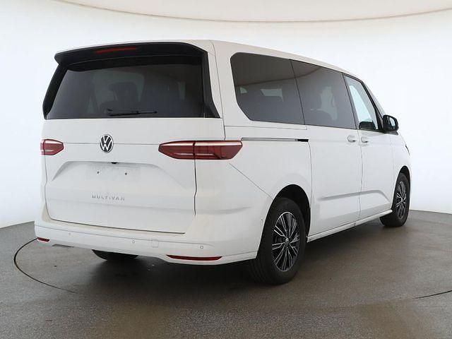 Second-hand VW Multivan Basis 150 CP (110 kW) 2024 Alb Monovolum
