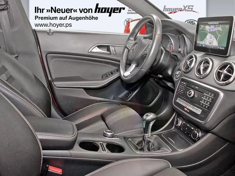 Gebraucht Mercedes CLA180 Shooting Brake Urban 122 PS (89 kW) 2018 Jupiterrot  unilack Kombi