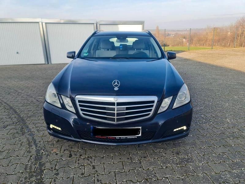 Gebraucht Mercedes E350 231 PS (169 kW) 2010 Blau Kombi