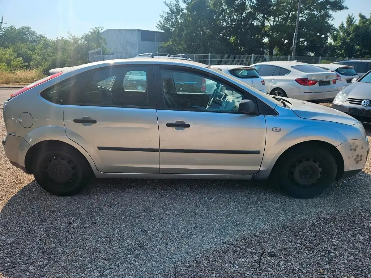 Gebraucht Ford Focus 101 PS (74 kW) 2005 Silber Limousine