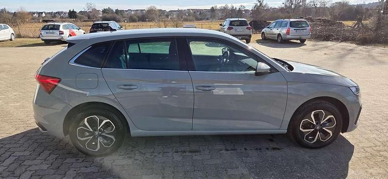 Neu Skoda Scala Drive 116 PS (85 kW) 2025 Brilliant silber metallic Kleinwagen