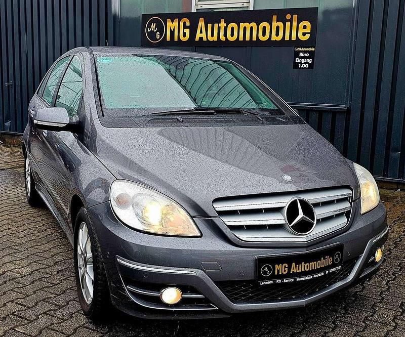 Gebraucht Mercedes B200 136 PS (100 kW) 2010 Grau Van / Kleinbus