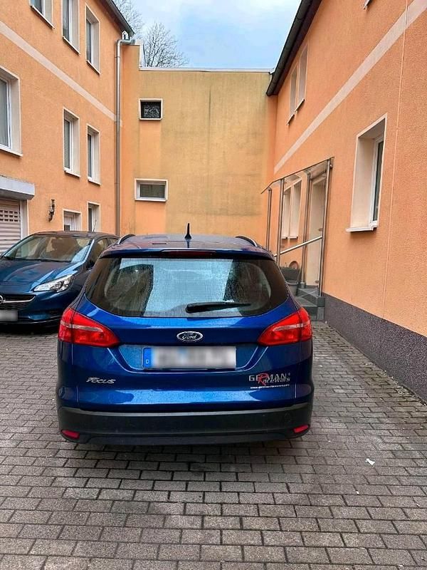 Gebraucht Ford Focus 120 PS (88 kW) 2016 Blau Kombi