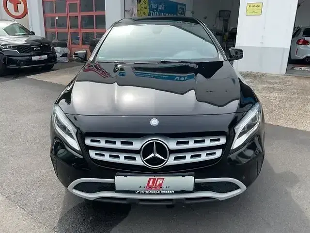 Gebraucht Mercedes GLA200 136 PS (100 kW) 2017 Schwarz SUV