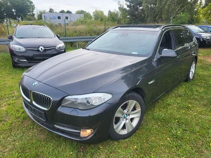 Grau Gebraucht 2011 BMW 523 Kombi | 5.950 € (Superpreis) - Bild 1/4
