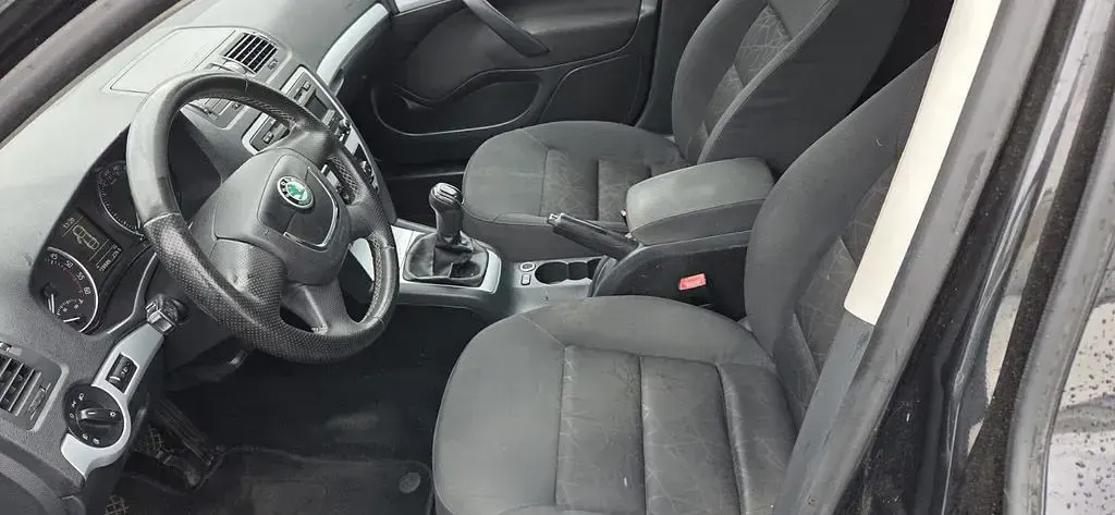 Gebraucht Skoda Octavia Family 110 PS (80 kW) 2011 Schwarz Kombi