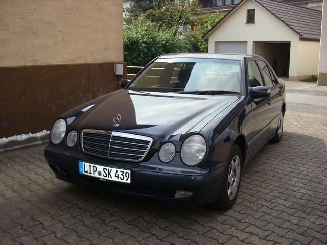 Gebraucht Mercedes 200 Elegance 163 PS (119 kW) 2001 Blau Limousine