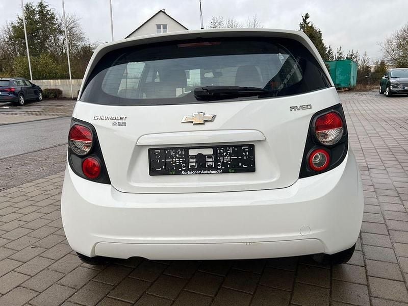 Gebraucht Chevrolet Aveo LT 86 PS (63 kW) 2011 Weiß Kleinwagen