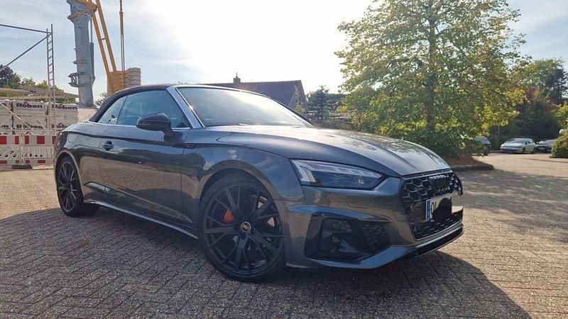 Grau Gebraucht 2023 Audi A5 Cabriolet S-Line Cabrio | 47.500 € (Teuer) - Bild 1/4