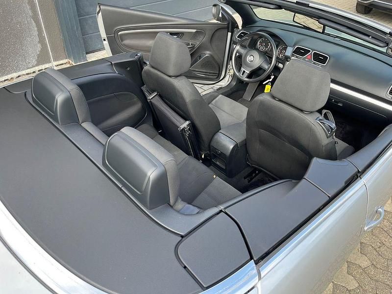 Usata VW Eos 122 CV (89 kW) 2011 Argento Cabrio