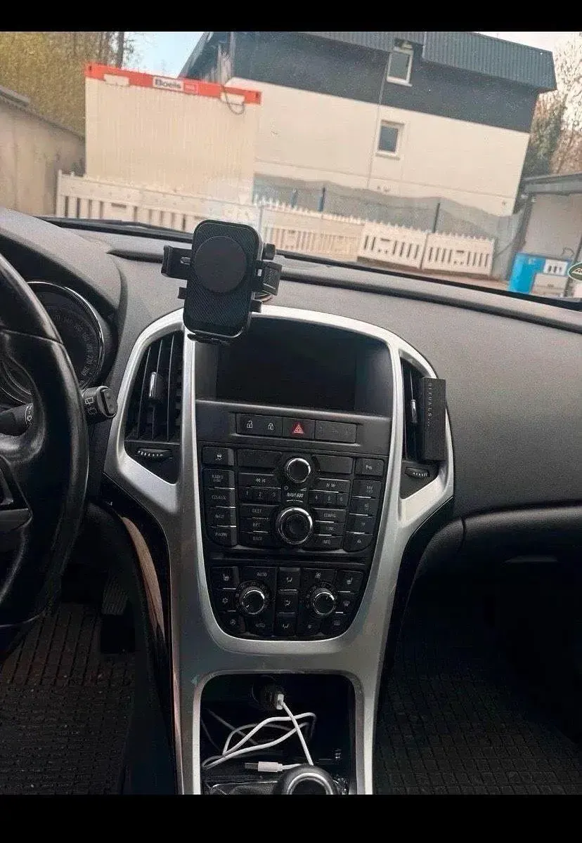 Gebraucht Opel Astra 125 PS (91 kW) 2012 Grün Limousine