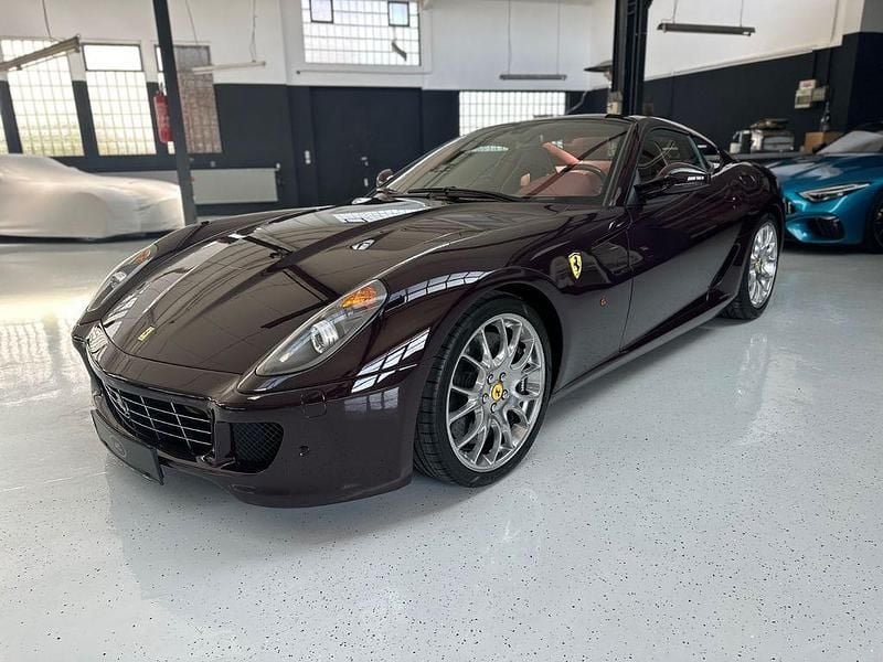 Rot Gebraucht 2009 Ferrari 599 Coupé | 139.900 € (Fairer Preis) - Bild 1/4