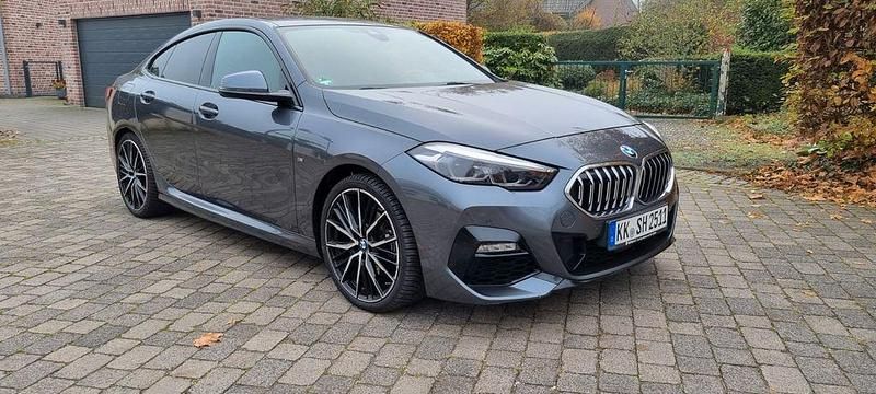 Grau Gebraucht 2021 BMW 218 Comfort Edition Coupé | 24.850 € (Fairer Preis) - Bild 1/4