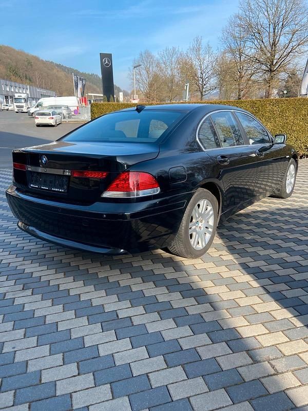 Gebraucht BMW 745 333 PS (244 kW) 2002 Schwarz Limousine