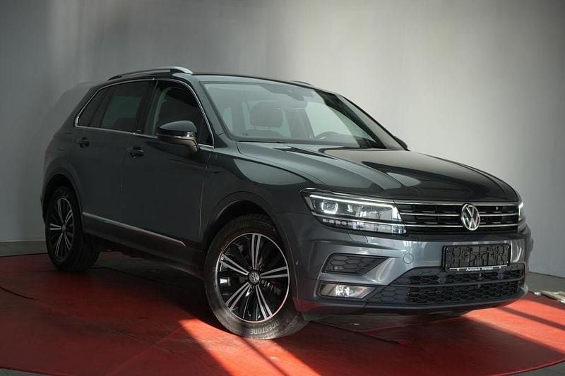 Grau Gebraucht 2020 VW Tiguan IQ Drive SUV | 22.990 € (Fairer Preis) - Bild 1/4