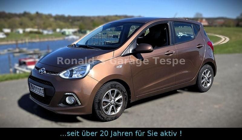 Gebraucht Hyundai i10 Trend 67 PS (49 kW) 2014 Braun Kleinwagen