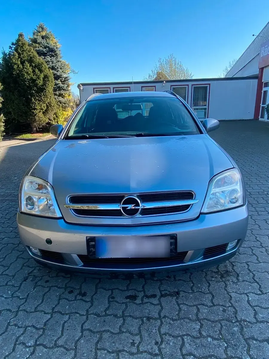 Second-hand Opel Vectra 122 CP (89 kW) 2004 Gri Break