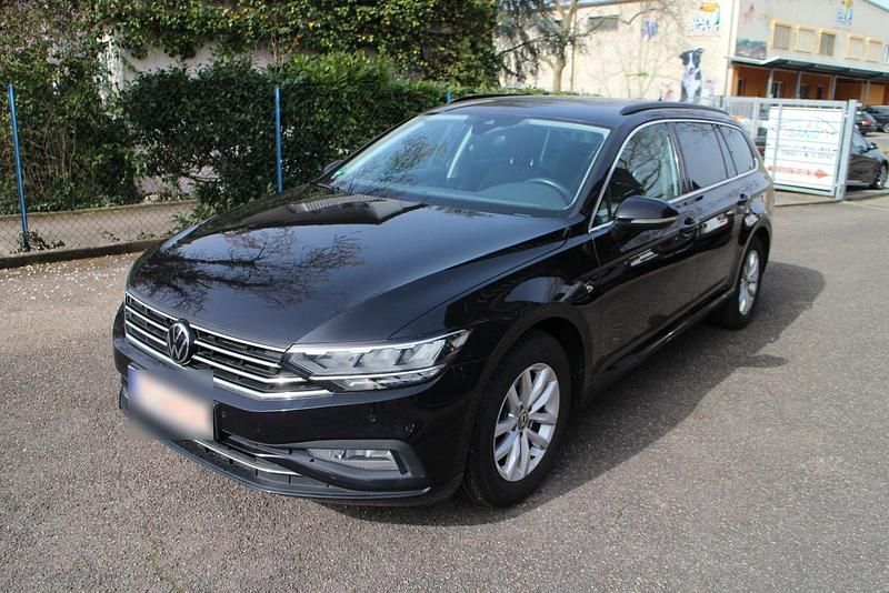 Gebraucht VW Passat Business 150 PS (110 kW) 2022 Schwarz Kombi