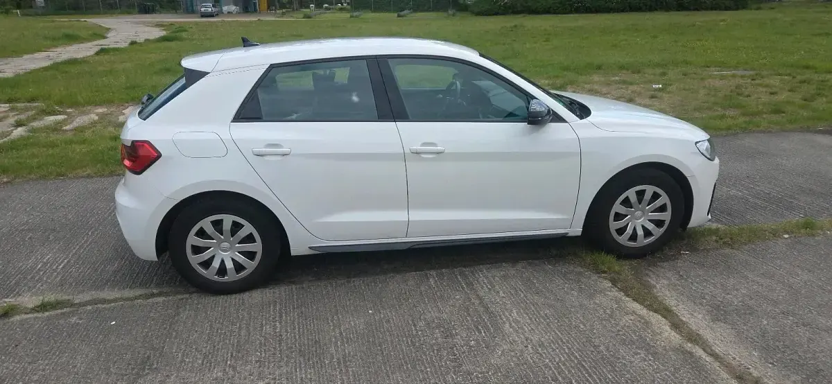 Używany Audi A1 Comfort 95 KM (69 kW) 2022 Biały SUV