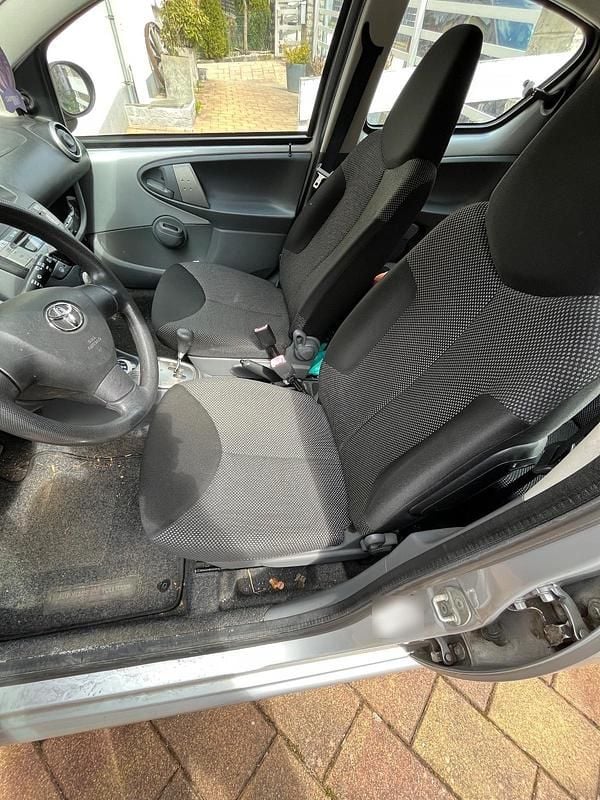 Gebraucht Toyota Aygo Basis 68 PS (50 kW) 2009 Grau Kleinwagen