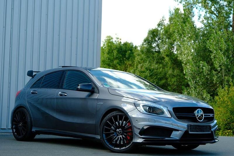 Grau Gebraucht 2015 Mercedes A45 AMG AMG Limousine | 21.770 € (Guter Preis) - Bild 1/4