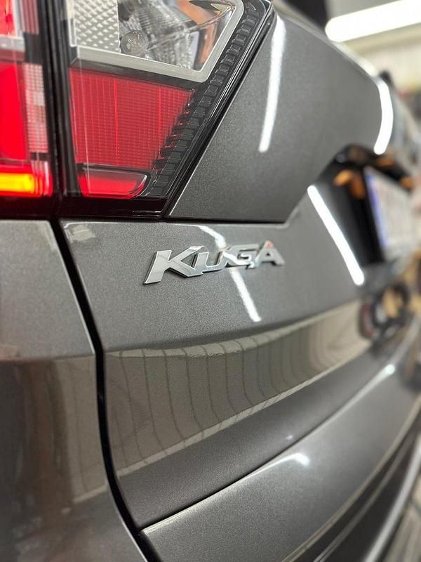 Gebraucht Ford Kuga ST-Line 242 PS (177 kW) 2018 Grau SUV