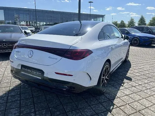 Gebraucht Mercedes 350 AMG line 260 kW (354 PS) 2025 Unilack polarweiß Coupé