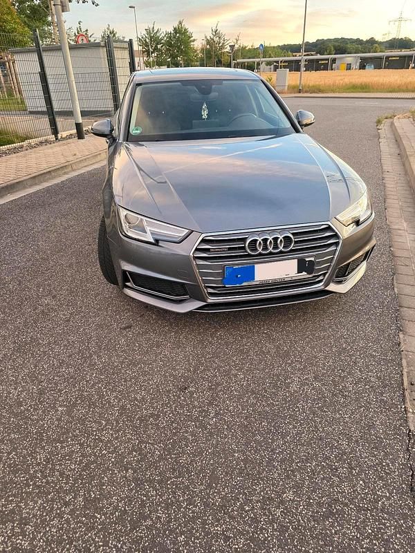 Gebraucht Audi A4 190 PS (139 kW) 2019 Grau Limousine