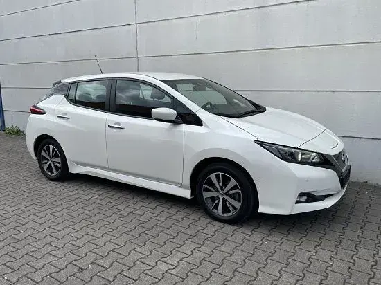 Gebraucht Nissan Leaf Acenta 110 kW (150 PS) 2021 Weiß Kleinwagen