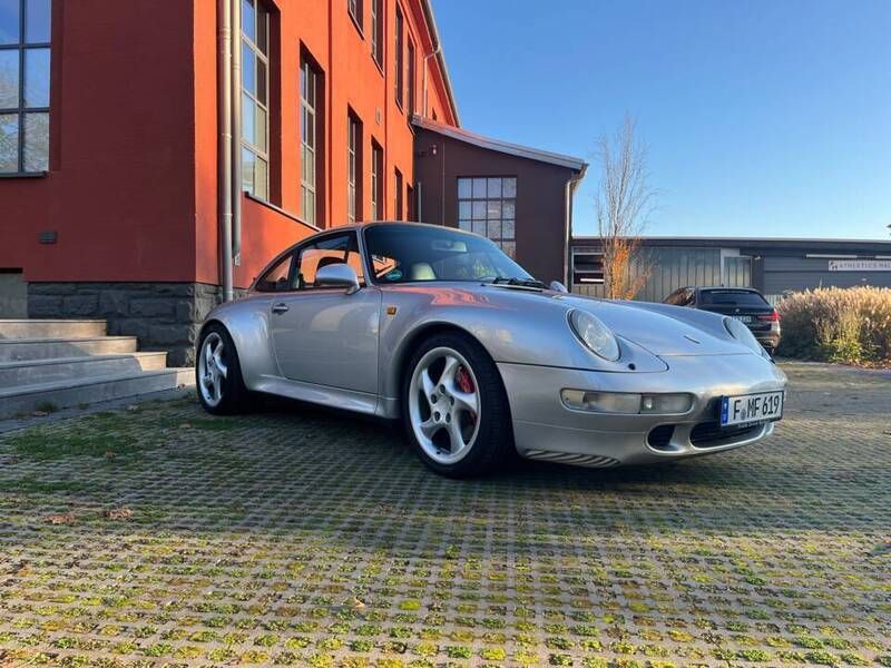 Silber Gebraucht 1997 Porsche 911 Carrera 4S Coupé | 126.000 € (Guter Preis) - Bild 1/4