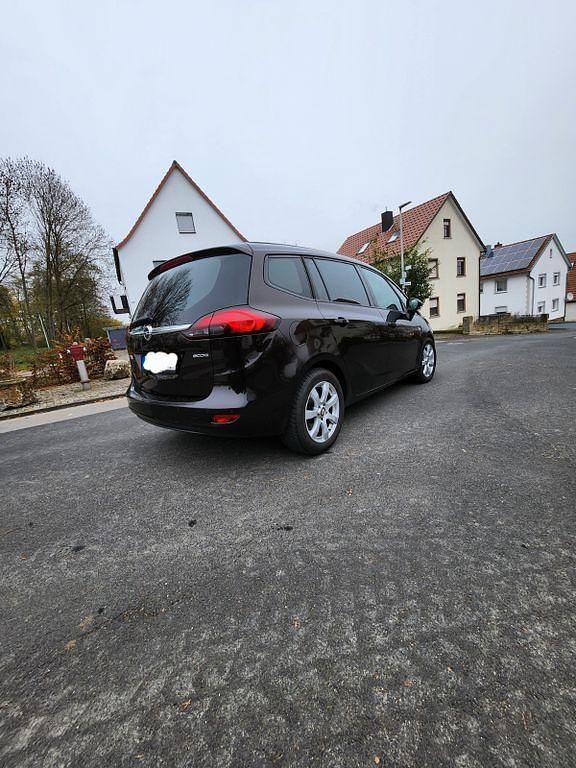 Braun Gebraucht 2014 Opel Zafira Tourer Innovation Van / Kleinbus | 6.000 € (Fairer Preis) - Bild 1/4