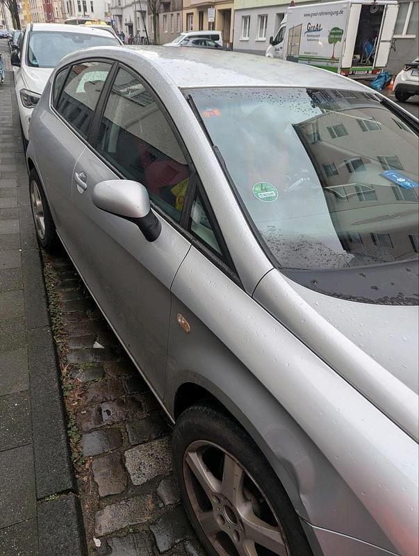 Silber Gebraucht 2006 Seat Leon Limousine | 1.250 € (Fairer Preis) - Bild 1/4