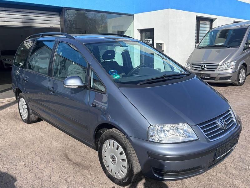 Gebraucht VW Sharan Trendline 140 PS (102 kW) 2009 Grau Van / Kleinbus