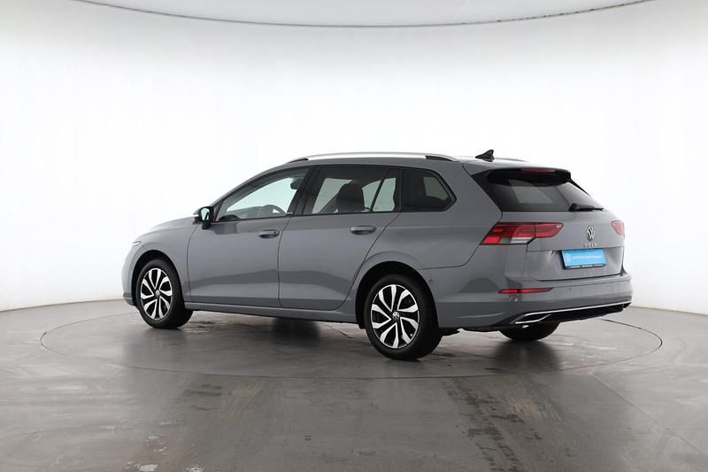 Gebraucht VW Golf VIII Active 150 PS (110 kW) 2023 Mondsteingrau Kombi
