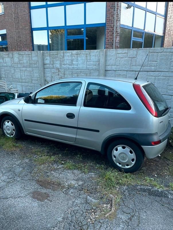 Gebraucht Opel Corsa 50 PS (36 kW) 2001 Silber Kleinwagen