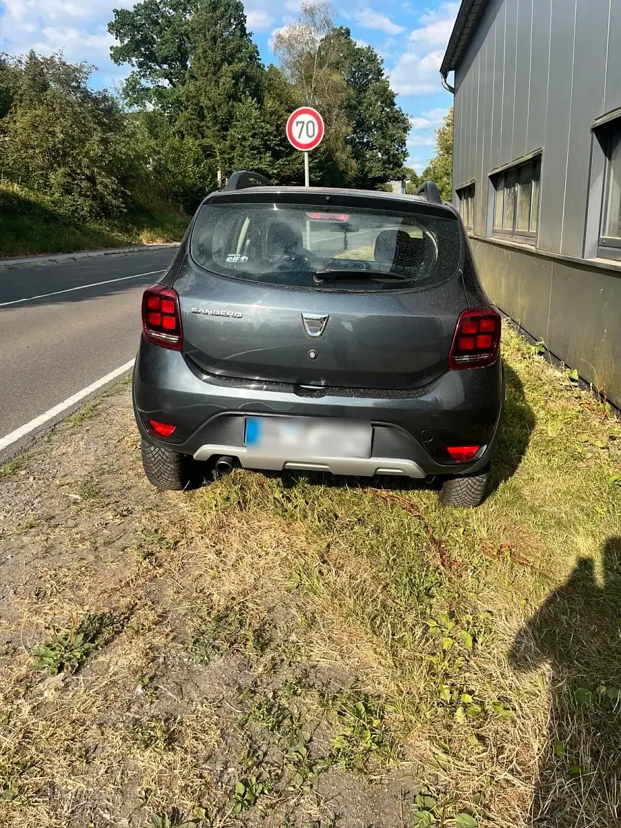 Gebraucht Dacia Sandero Stepway 90 PS (66 kW) 2017 Grau Kleinwagen
