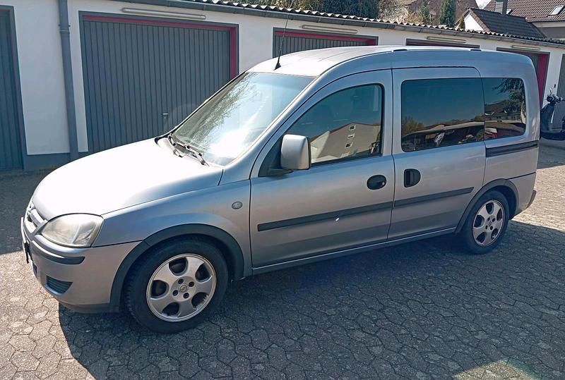 Gebraucht Opel Corsa 90 PS (66 kW) 2008 Kleinwagen