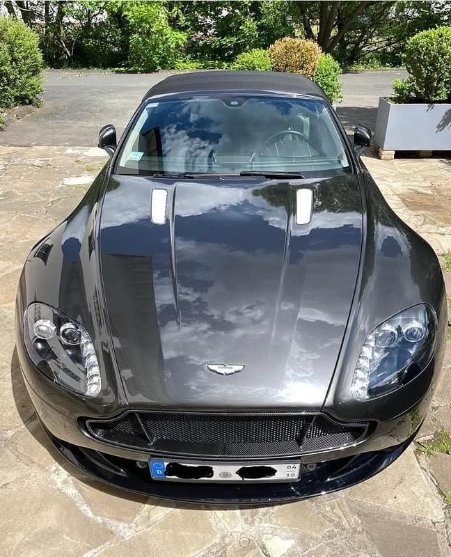 Grau Gebraucht 2014 Aston Martin V8 Vantage Cabrio | 69.500 € (Guter Preis) - Bild 1/4