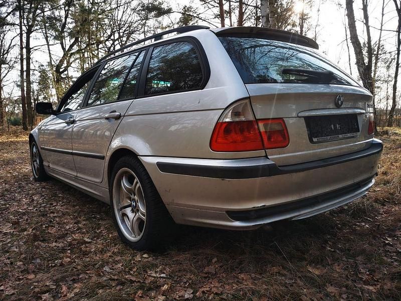 Gebraucht BMW 320 150 PS (110 kW) 2003 Silber Kombi