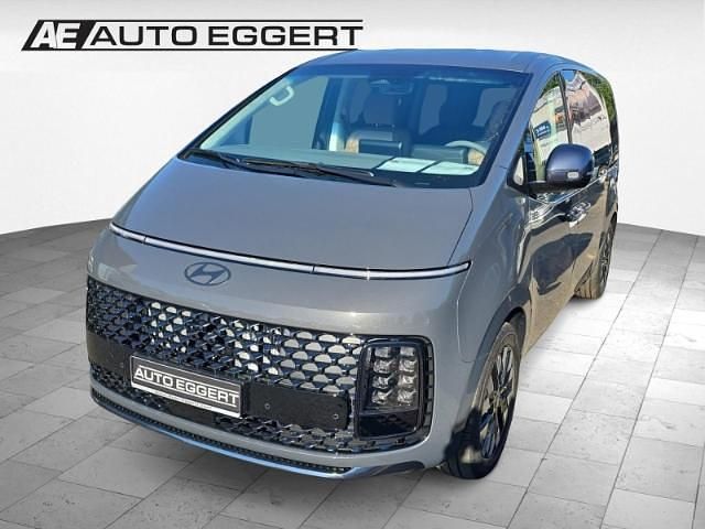 Grau Neu 2025 Hyundai Staria Signature Van | 56.588 € - Bild 1/3