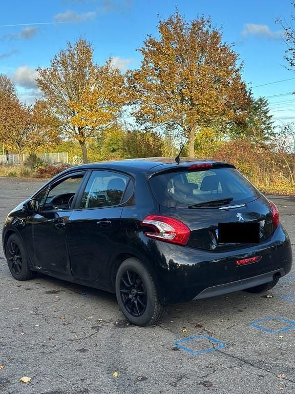 Gebraucht Peugeot 208 82 PS (60 kW) 2012 Schwarz Kleinwagen