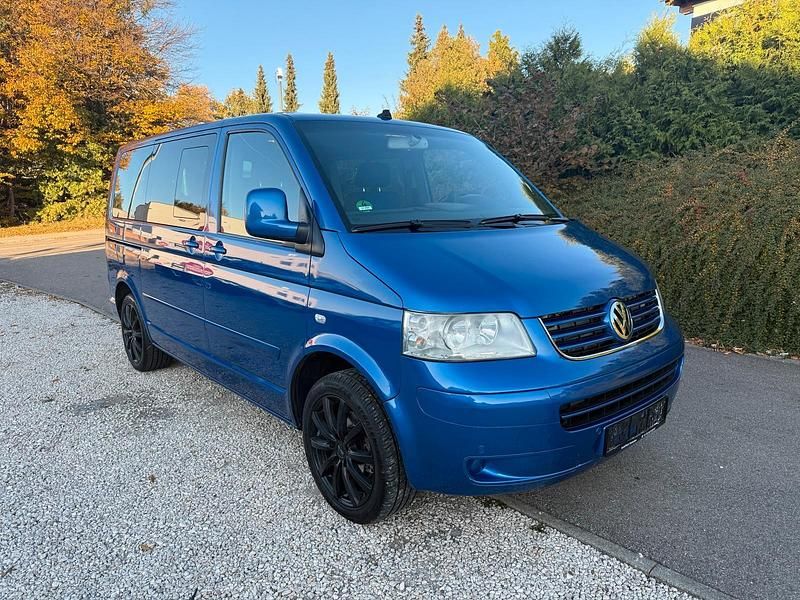 Gebraucht VW Multivan 174 PS (127 kW) 2025 Blau Van