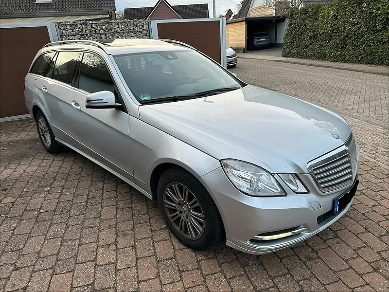 Usata Mercedes E220 170 CV (125 kW) 2012 Argento Station wagon