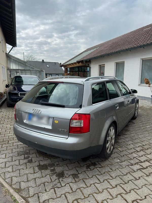 Gebraucht Audi A4 S-Line 131 PS (96 kW) 2002 Grau Kombi