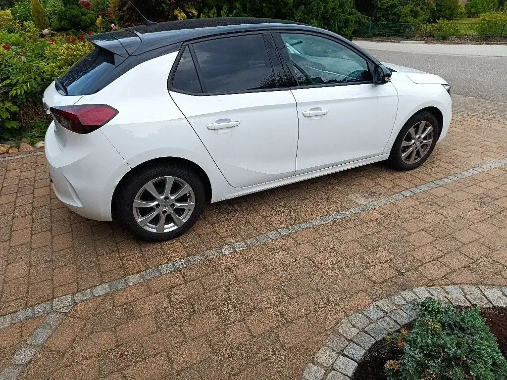Second-hand Opel Corsa Edition 75 CP (55 kW) 2023 Alb Hatchback
