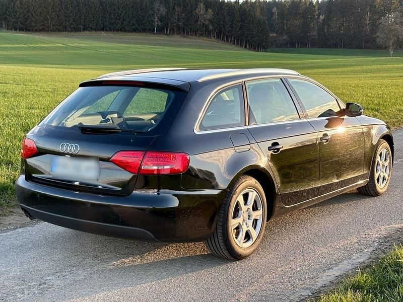 Gebraucht Audi A4 Ambiente 143 PS (105 kW) 2010 Schwarz Kombi