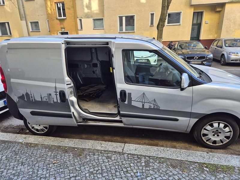 Gebraucht Fiat Doblò 90 PS (66 kW) 2014 Silber Van / Kleinbus