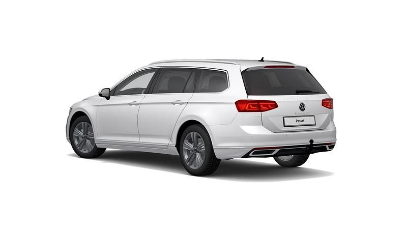 Usata VW Passat Elegance 150 CV (110 kW) 2022 Bianco Station wagon