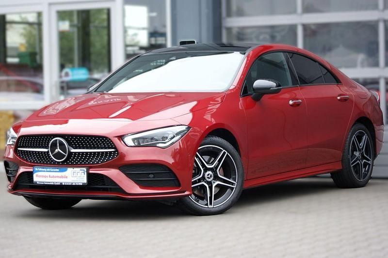 Manufaktur patagonienrot metallic (metallic) Gebraucht 2021 Mercedes CLA250e AMG Limousine | 39.500 € - Bild 1/4