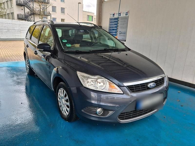 Gebraucht Ford Focus Titanium 109 PS (80 kW) 2011 Grau Kombi